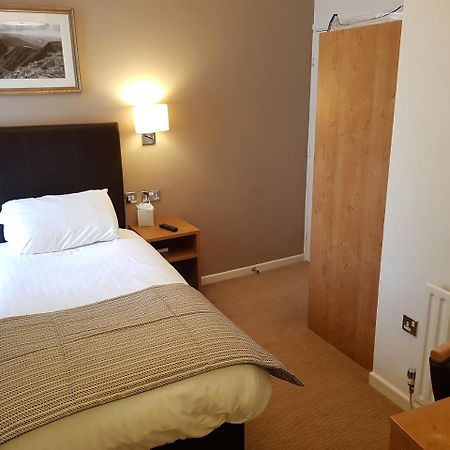 The Wellington Hotel Brecon Ngoại thất bức ảnh