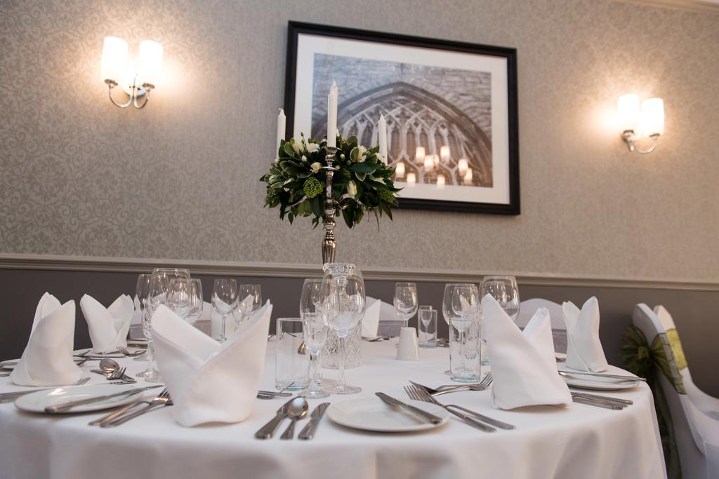 The Wellington Hotel Brecon Ngoại thất bức ảnh