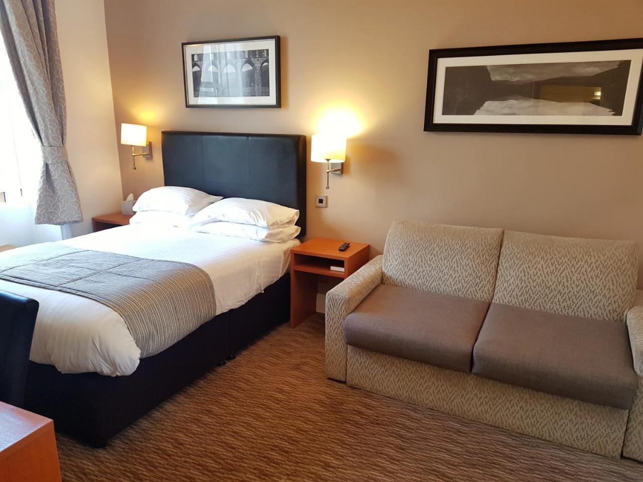 The Wellington Hotel Brecon Ngoại thất bức ảnh